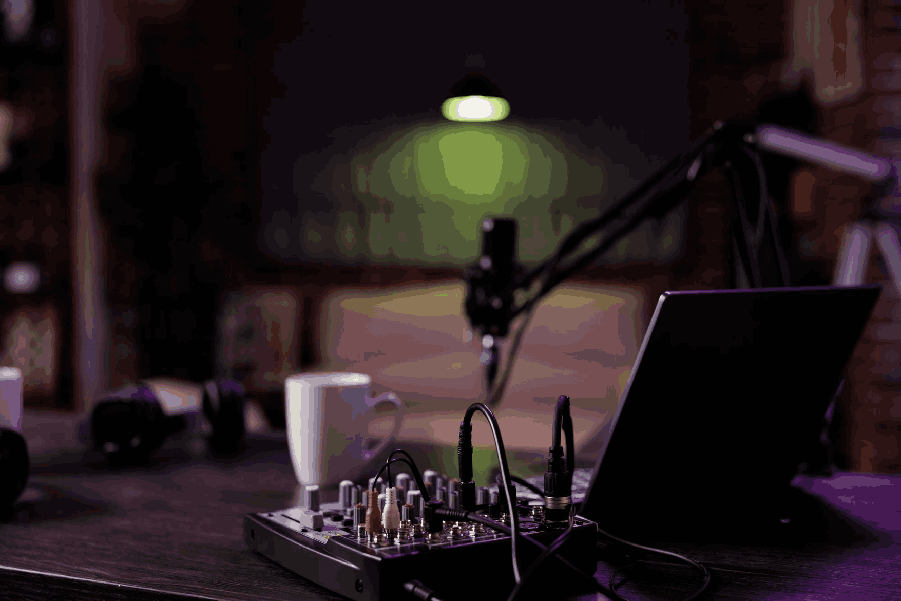 podcast-studio-recording-in-moscow.png