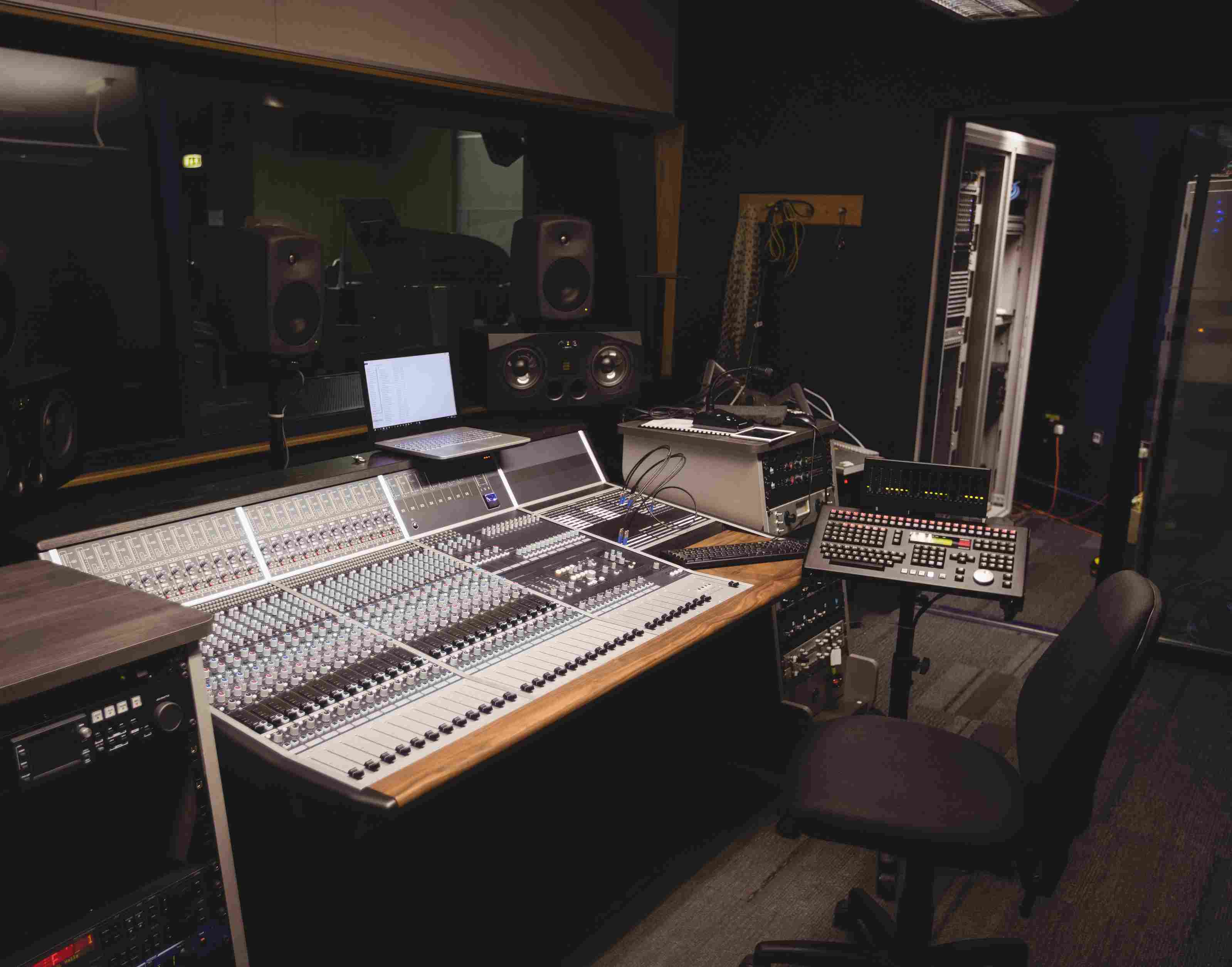 business-music-studio-in-russia.png