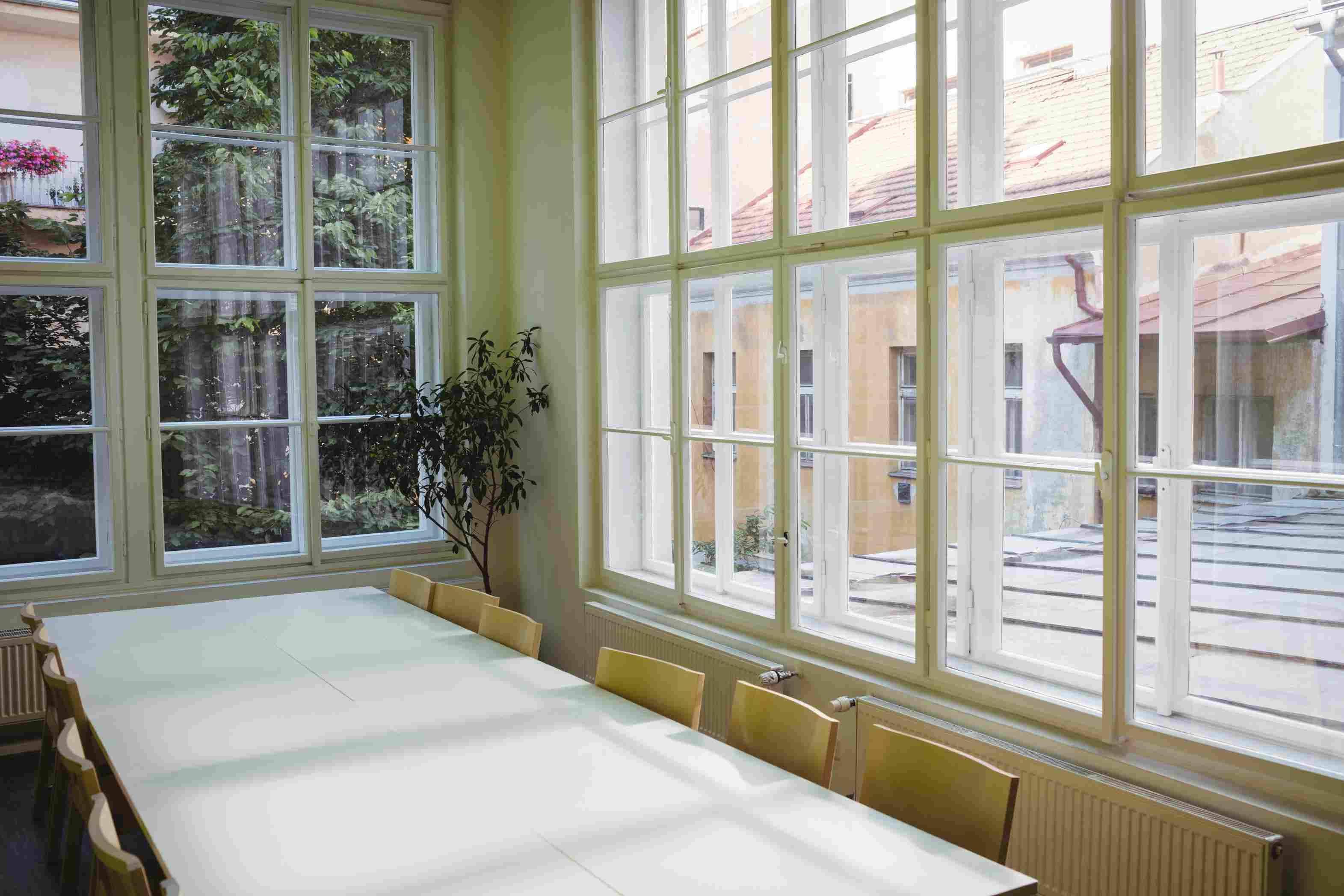 business-meeting-room-for-teachers-and-psycologists.png
